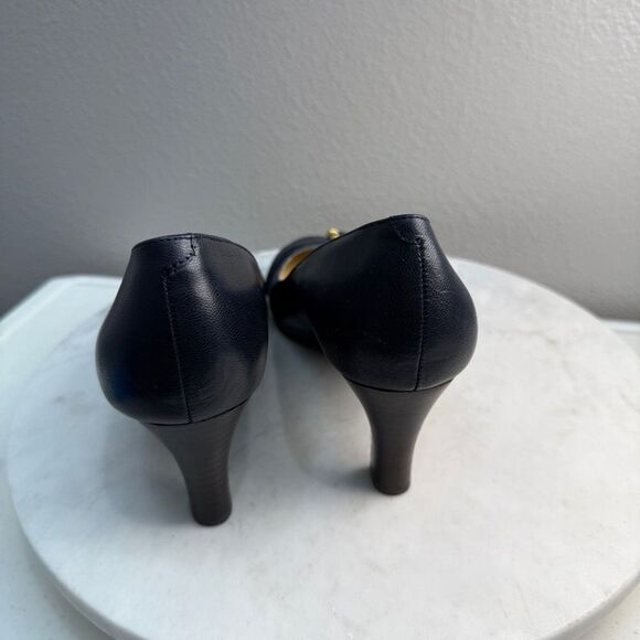 Ralph Lauren Pumps Size 9  Navy Leather Heels with Gold Accent Buckle - Picture 5 of 11